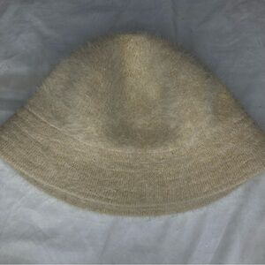 Angora bucket hat